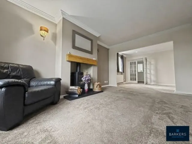 Photo 2 — Heath Grove Soothill, Batley WF17 6RE