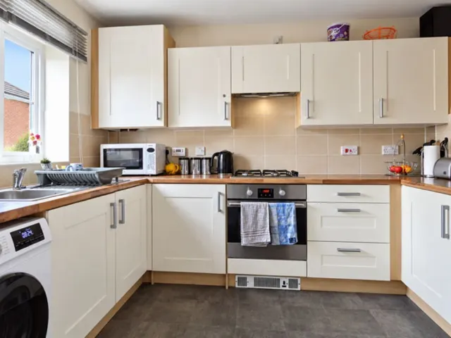 Clover Lane, Durrington, SP4, photo 3