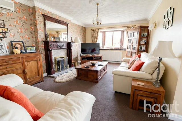 Broadwater Drive, Dunscroft, DN7, photo 2