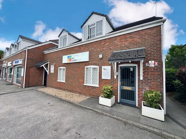 Swains Lane, Flackwell Heath HP10 9BN, photo 1