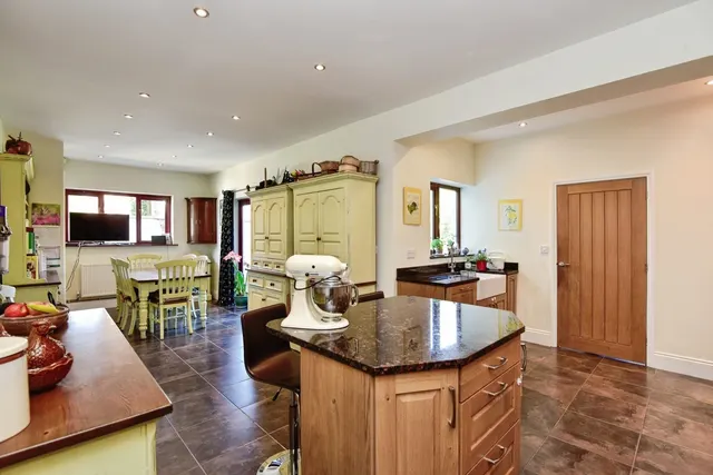 Fields Road, Alsager, ST7, photo 3