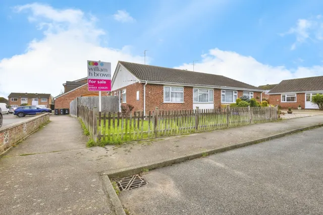 Langham Road, Raunds, NN9, photo 1