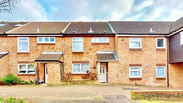 Gregory Road, Romford, RM6, photo 1
