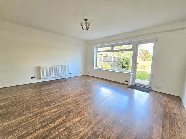 Thorncroft, Hornchurch, RM11, photo 2