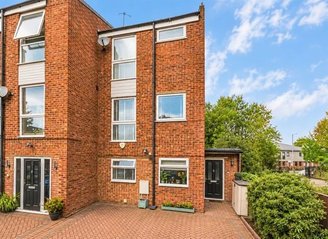 Kingston Hill, Kingston Upon Thames, KT2, photo 1