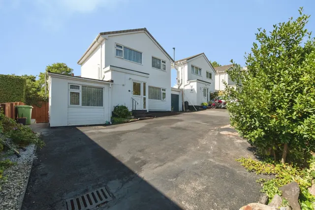 Redhills, Exeter, photo 1