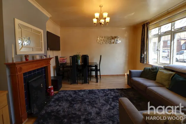 Kettering Road, Harold Hill, RM3, photo 2