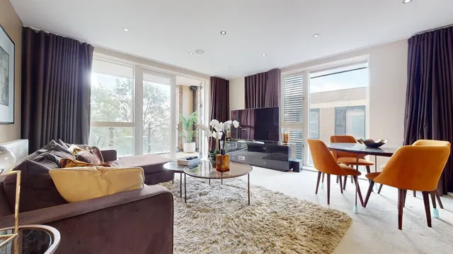 Henry Darlot Drive, Garrison Heights, NW7, photo 1