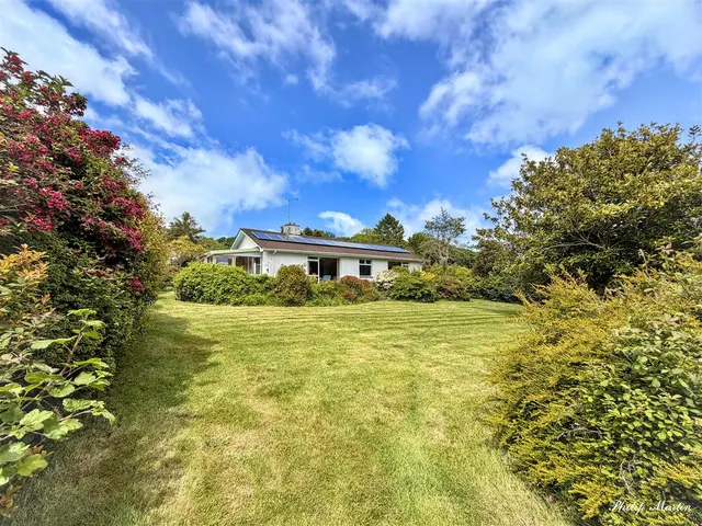 Carlyon Road, Playing Place, photo 1