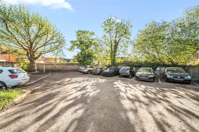 Minorca Road, Weybridge, KT13, photo 2