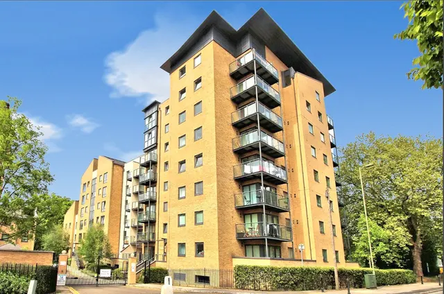 Victoria Way, Woking, GU21, photo 1