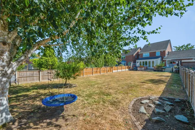 Photo 2 — Rickyard Close, Polesworth, Tamworth, Warwickshire, B78
