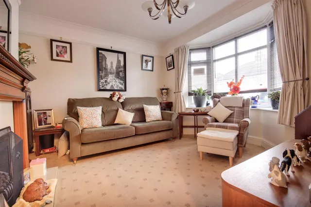 East Ella Drive, Hull, photo 1