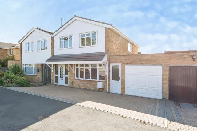 Dryden Crescent, Stevenage, SG2, photo 1