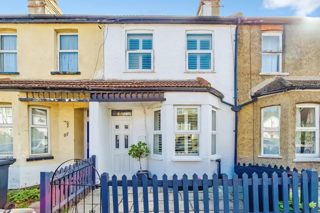 Milton Road, Caterham, CR3, photo 1