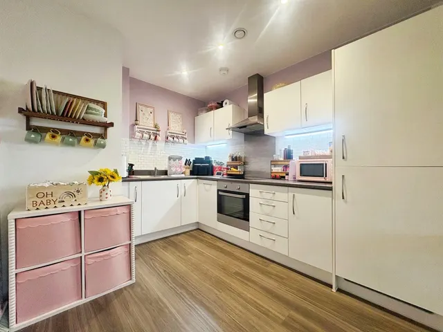 Cambridge Place, Farnham, GU9, photo 3