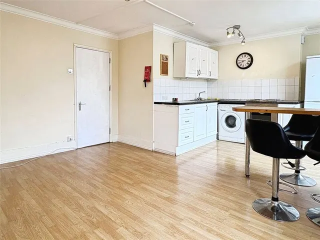 West Crescent Road, Gravesend, DA12, photo 3