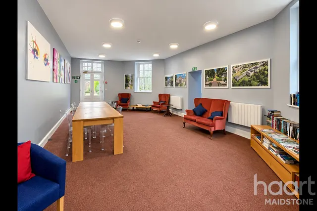 Tarragon Road, Maidstone, ME16, photo 1