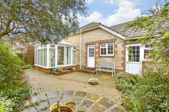 The Orchard, Brighstone, PO30, photo 2