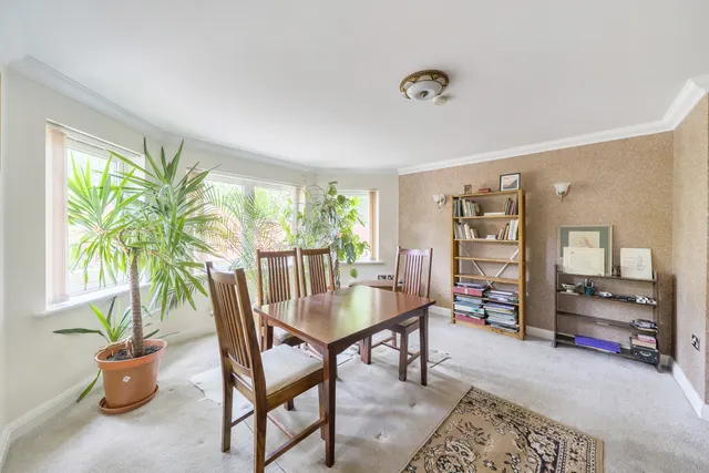 Carew Road, Northwood, HA6, photo 2