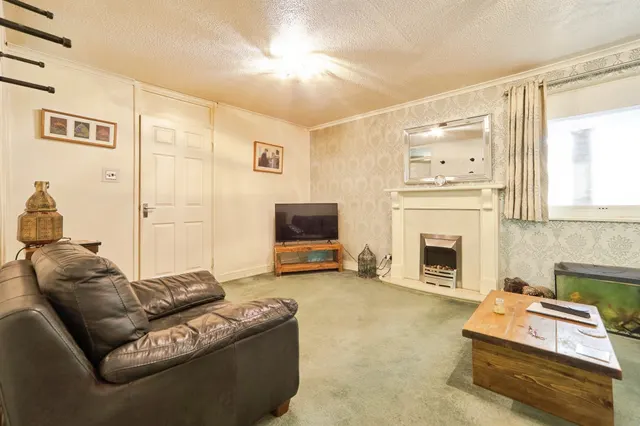 Frizley Gardens, Bradford, BD9, photo 2