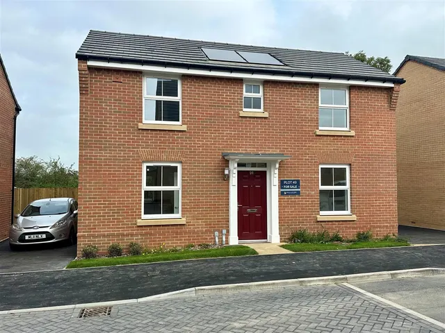Common Mead Lane, photo 1
