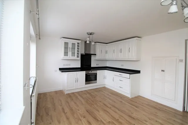 Cedar Close, Patchway, BS34, photo 3