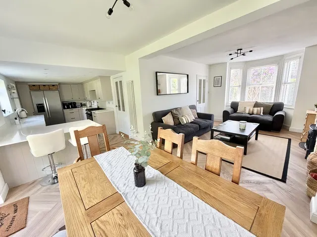 Mytchett, Camberley, photo 2