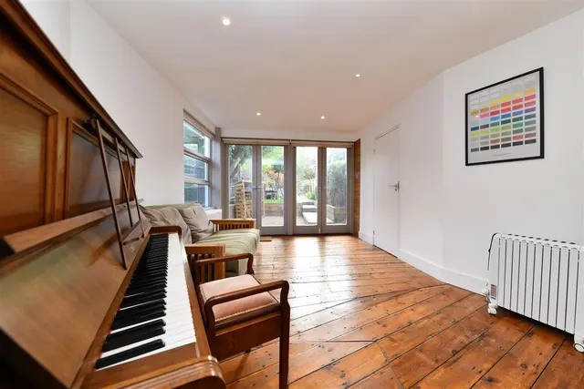 Letchmore Road, Stevenage, SG1, photo 2