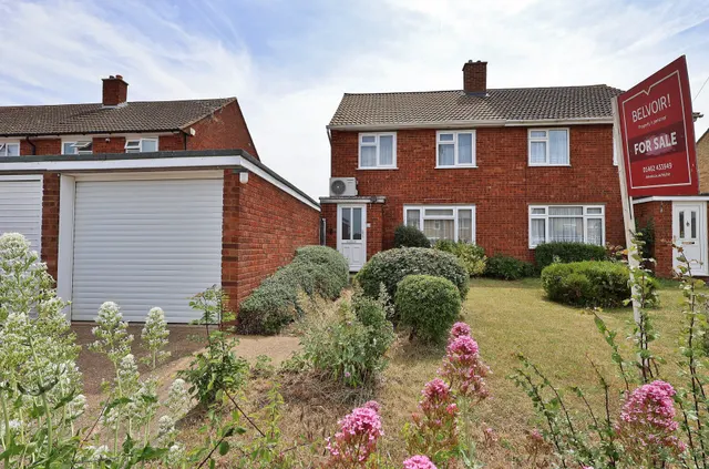 Swinburne Avenue, Hitchin, photo 1