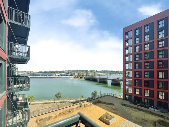Meridian Way, Southampton, SO14, photo 1