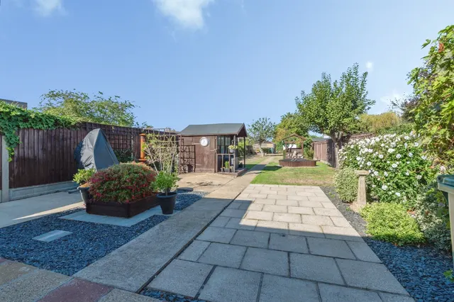 Photo 2 — Askwith Road, Rainham