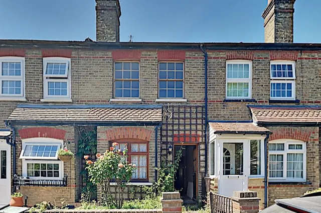 Cross Road, Orpington BR5 2DJ, photo 1