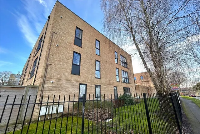 Exchange Close, Aldershot, Hampshire, GU11 2FD, photo 1