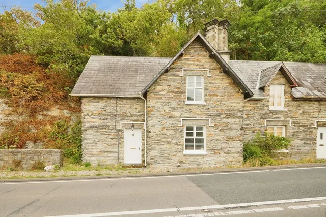 Tan-y-Bwlch, Blaenau Ffestiniog, LL41, photo 1