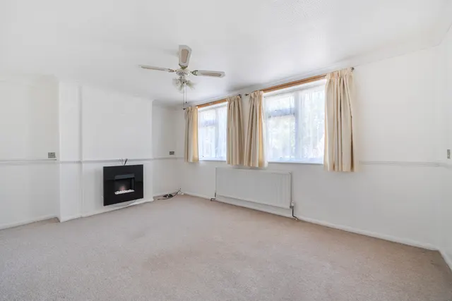 Photo 3 — Northwood Road, Harefield, UB9