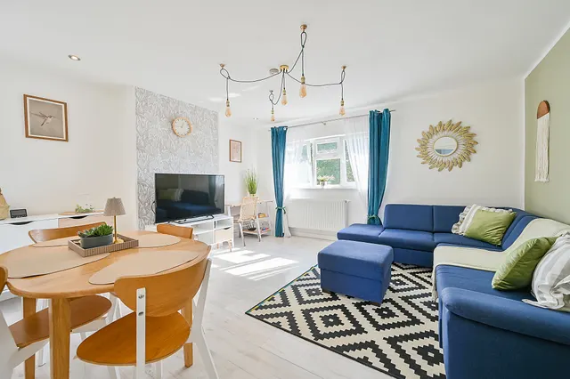 Isleworth, TW7, photo 1