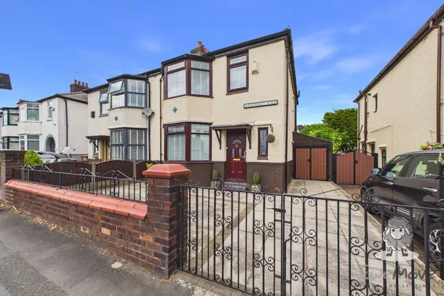 Knowsley Road, St. Helens, WA10, photo 1