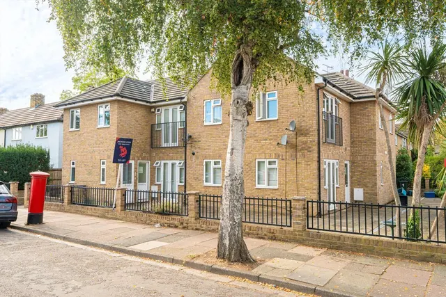 1 bedroom property, Gainsborough Road, Kew, TW9