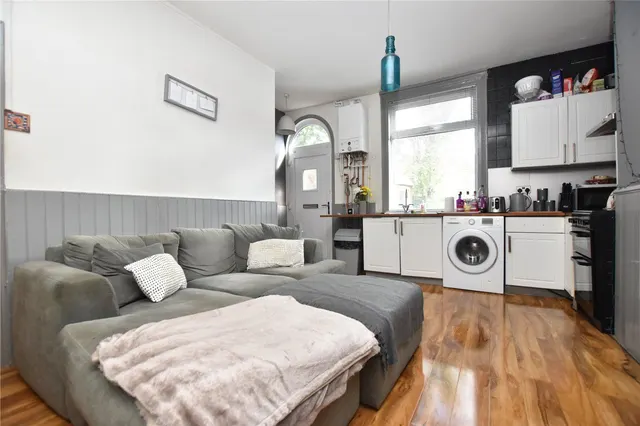 Highfield Place, Morley, LS27, photo 2