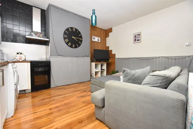 Highfield Place, Morley, LS27, photo 3