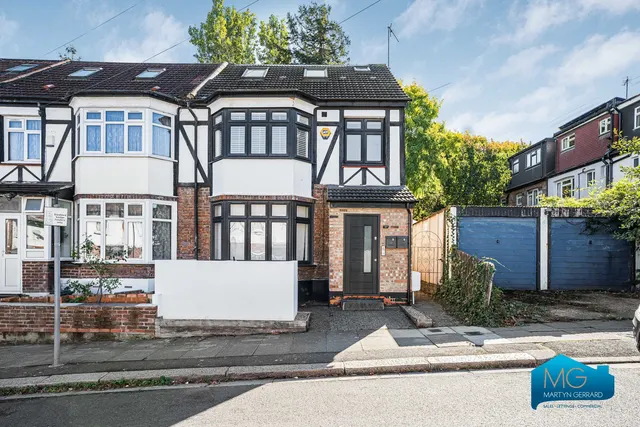 Abingdon Road, London, N3, photo 1
