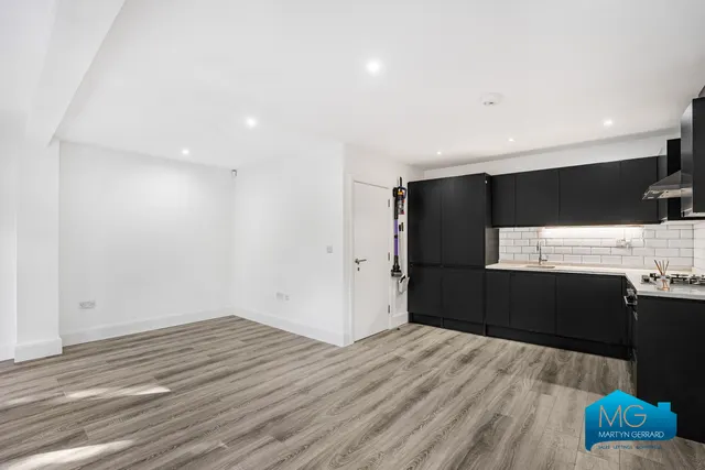 Abingdon Road, London, N3, photo 3