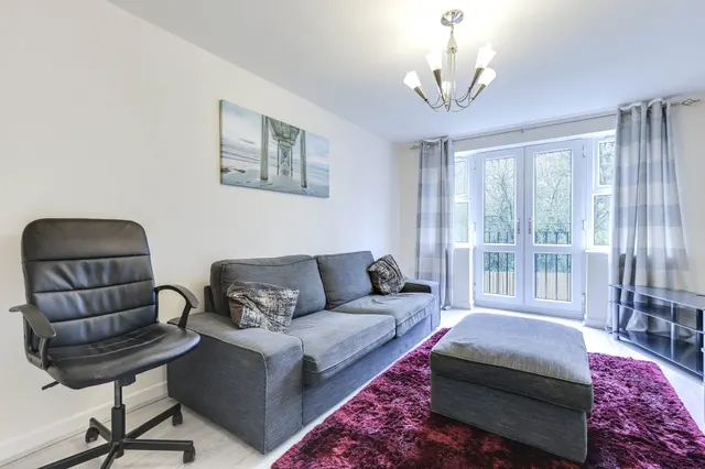 Farnley Crescent, Leeds, LS12, photo 2