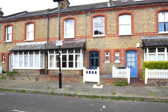 Brackley Terrace, Chiswick, photo 1