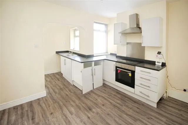Photo 2 — Park Terrace, Doncaster, South Yorkshire, DN1