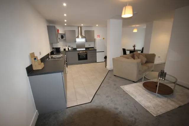 Horninglow Street, Burton upon Trent, DE14, photo 3