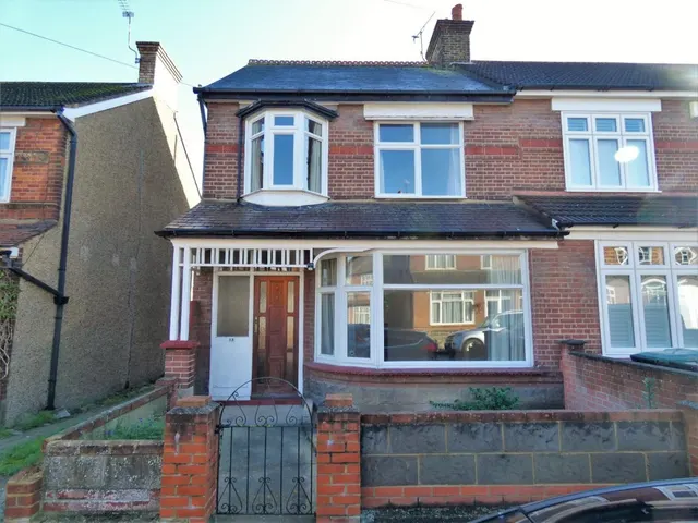 Meadow Road, Gravesend, DA11 7LR, photo 1