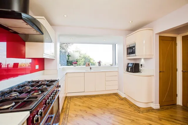 Hill Top, Queensbury, BD13, photo 3