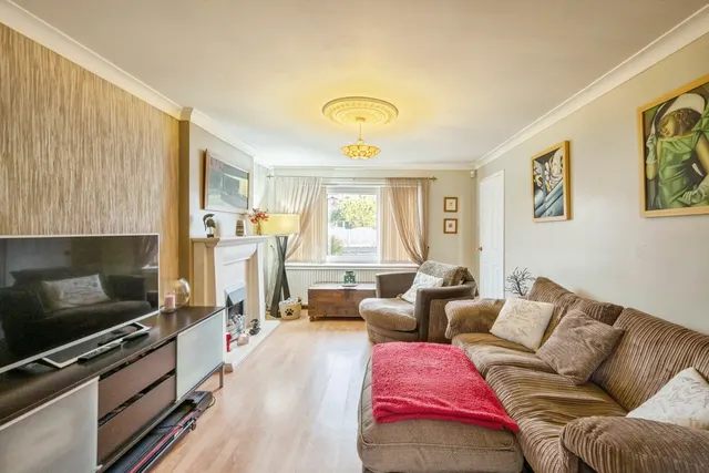 Photo 3 — Wickett Hern Road, Armthorpe, Doncaster, South Yorkshire, DN3